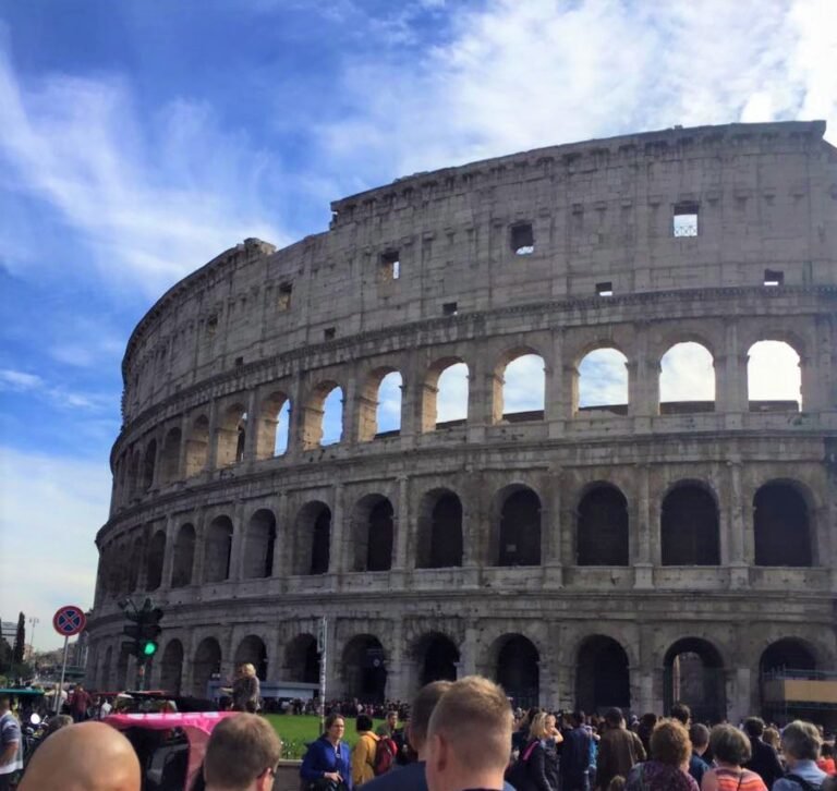 Guidet tur i Colosseum på norsk